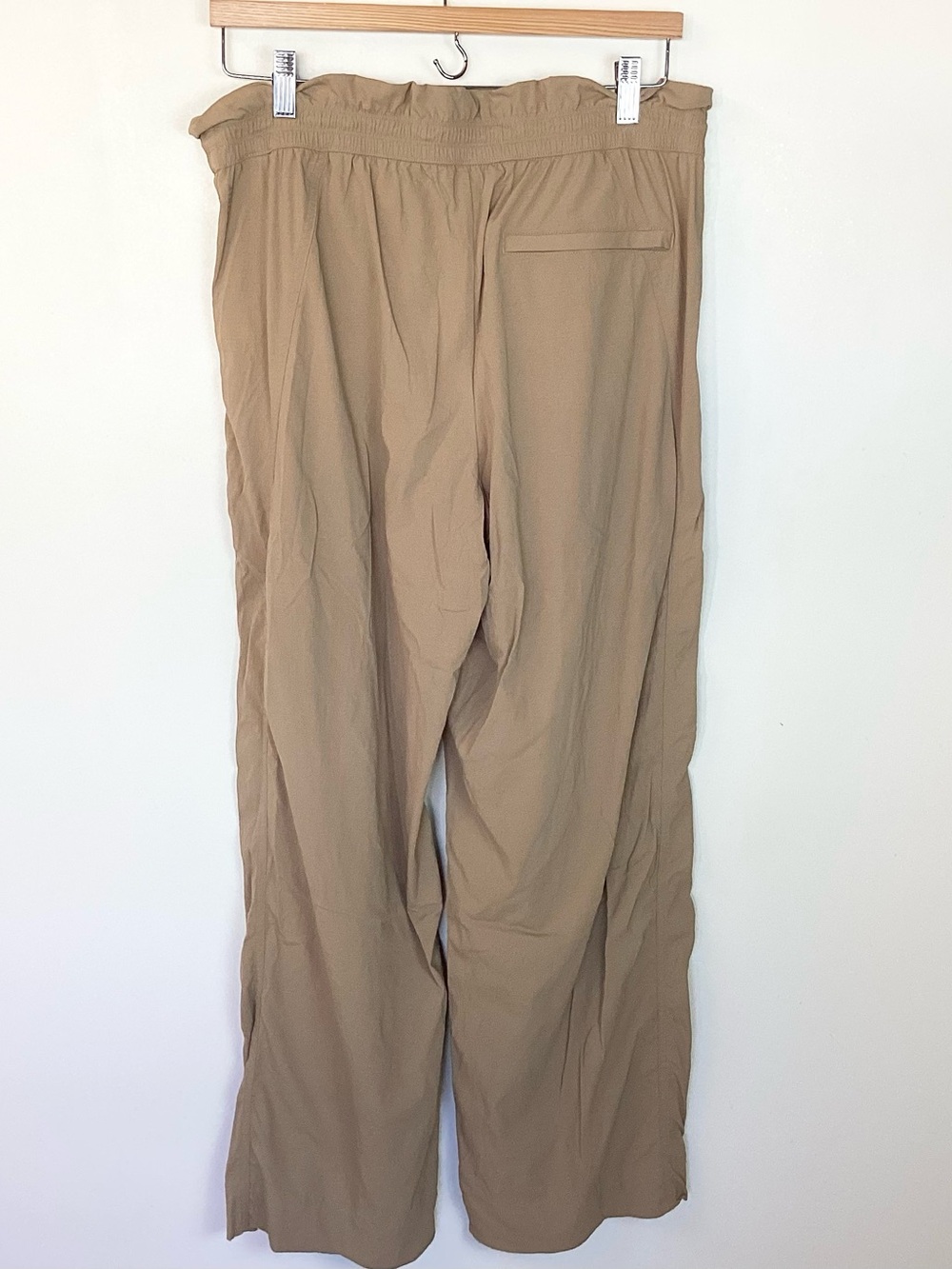 Athleta Trekkie High Rise Parachute Pants - Big Sur Brown - 10 - Picture 6 of 9